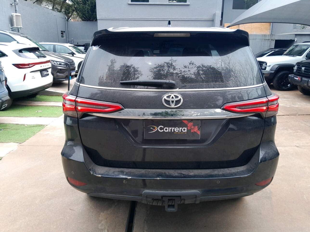HILUX SW4 2.8 D-4D TURBO DIESEL SRX 4X4 AUTOMÁTICO