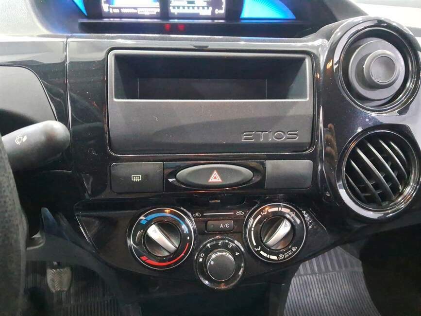 ETIOS 1.5 X SEDAN 16V FLEX 4P MANUAL