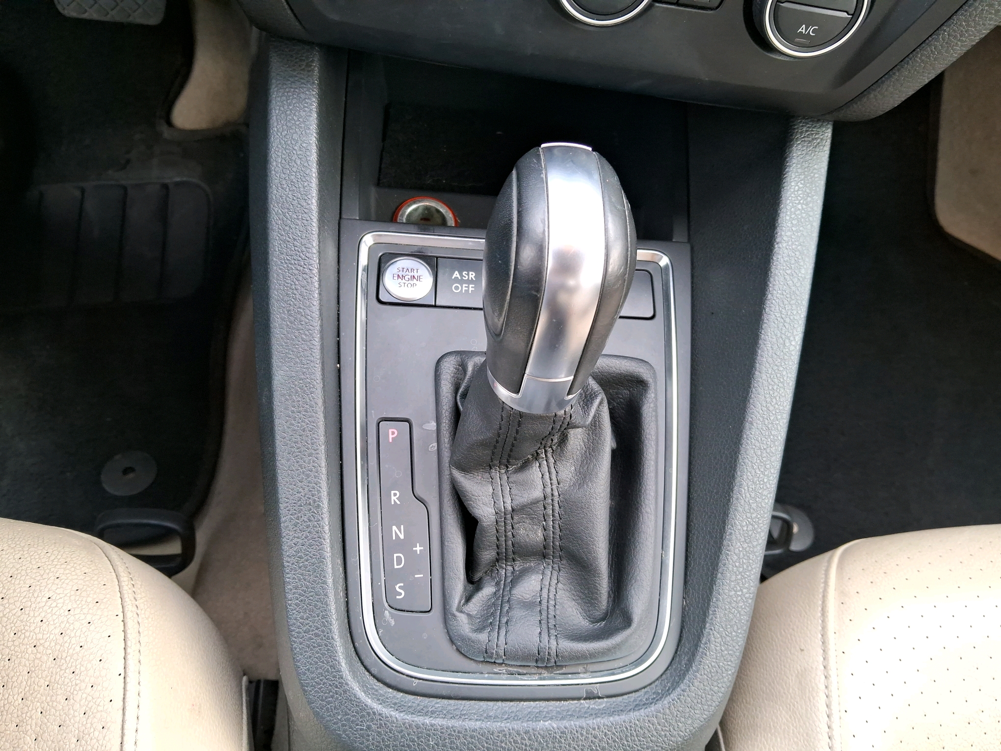 JETTA 2.0 COMFORTLINE FLEX 4P TIPTRONIC