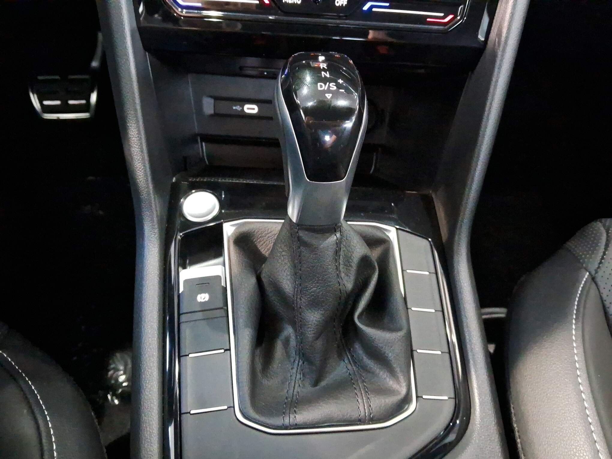 TAOS 1.4 250 TSI TOTAL FLEX HIGHLINE AUTOMÁTICO