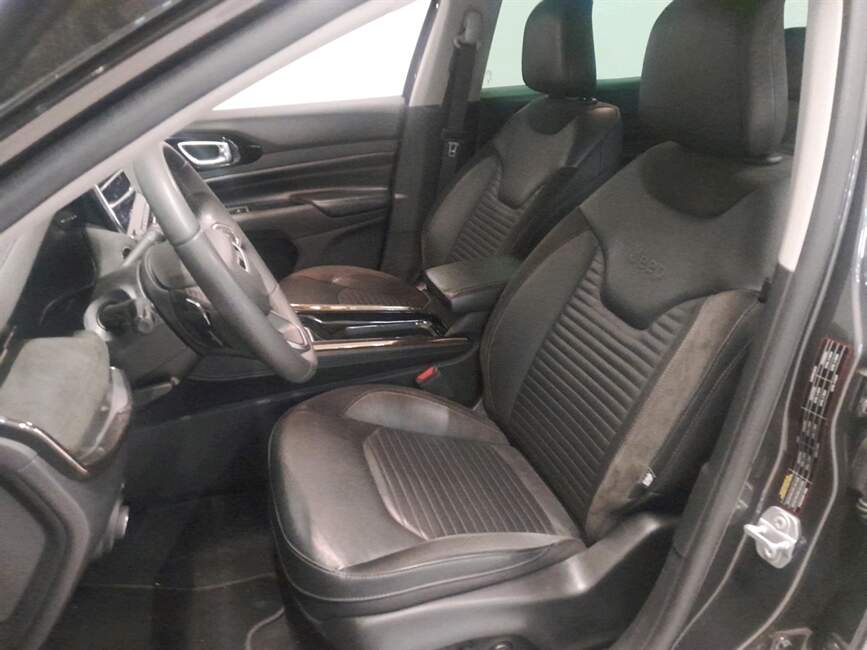 COMMANDER 1.3 T270 TURBO FLEX LIMITED AT6