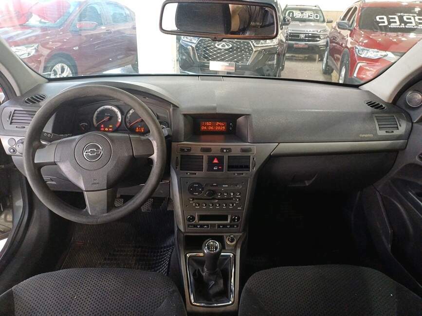 VECTRA 2.0 MPFI GT HATCH 8V FLEX 4P MANUAL