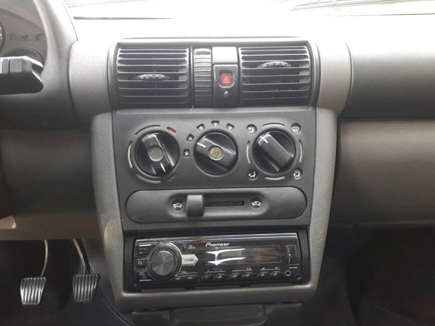 CLASSIC 1.0 MPFI LS 8V FLEX 4P MANUAL