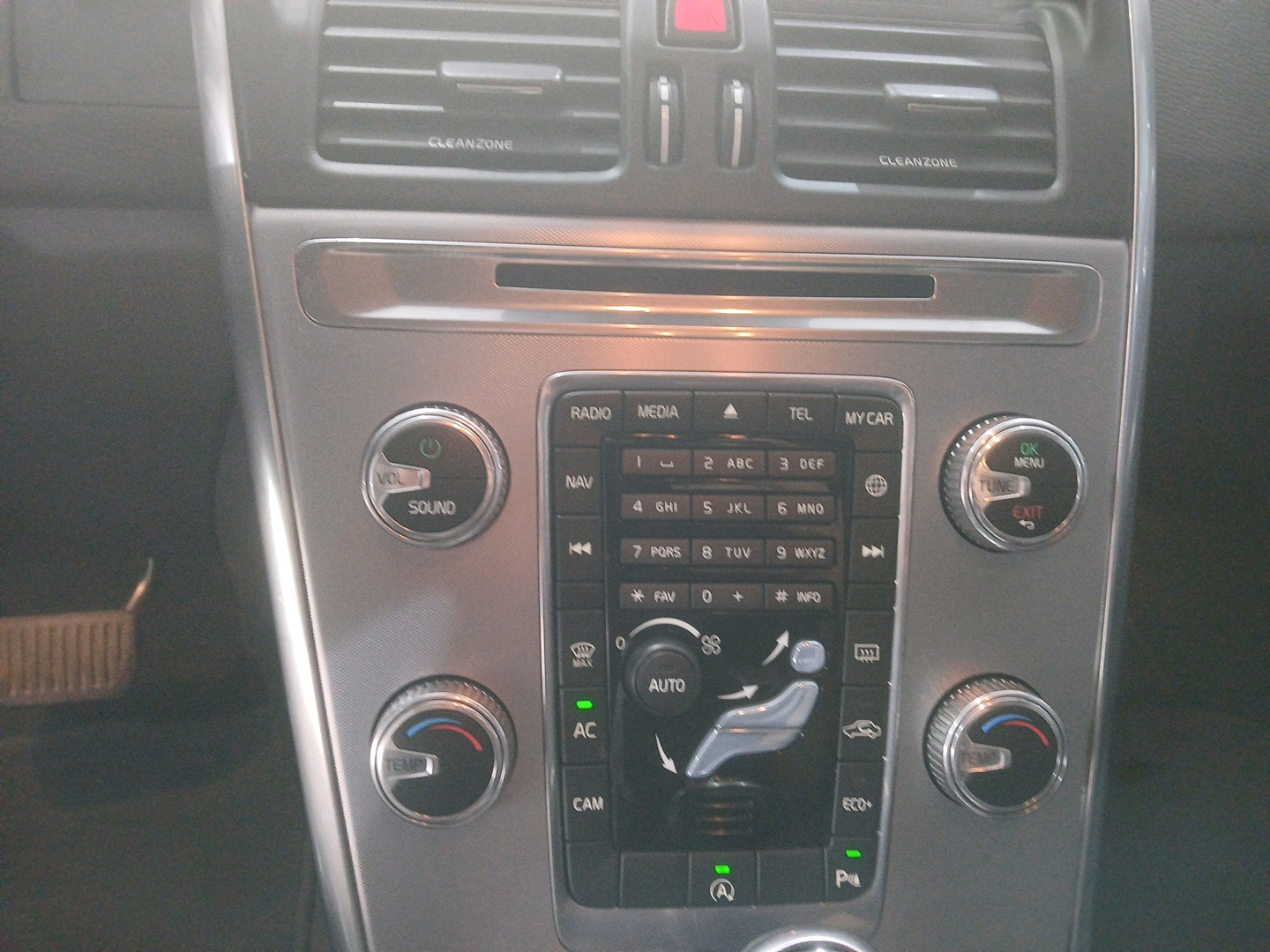 XC60 2.0 T5 KINETIC GASOLINA 4P AUTOMATICO