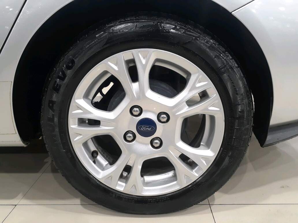 FIESTA 1.6 SE SEDAN 16V FLEX 4P POWERSHIFT