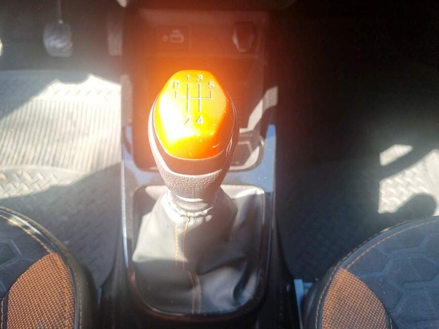 KWID 1.0 12V SCE FLEX OUTSIDER MANUAL