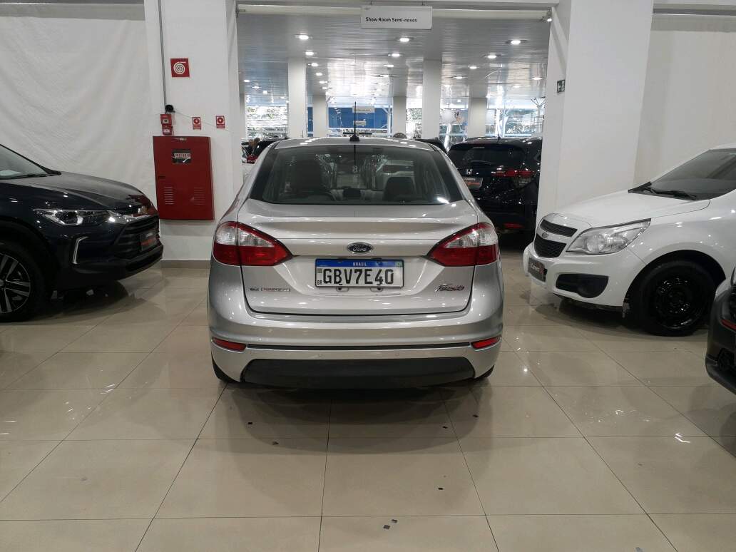 FIESTA 1.6 SE SEDAN 16V FLEX 4P POWERSHIFT