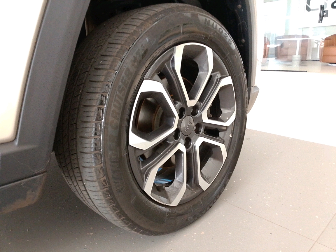 COMMANDER 1.3 T270 TURBO FLEX LIMITED AT6