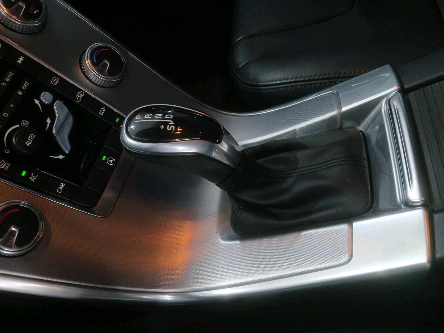 XC60 2.0 T5 KINETIC GASOLINA 4P AUTOMATICO