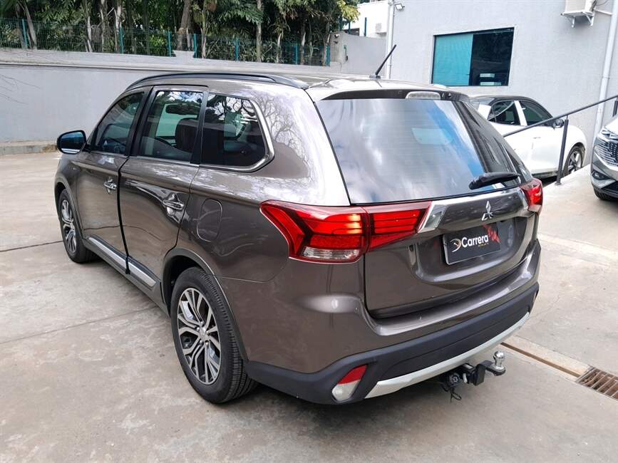 OUTLANDER 3.0 GT 4X4 V6 24V GASOLINA 4P AUTOMATICO