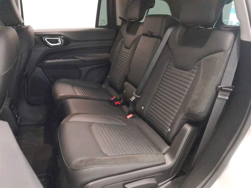 COMMANDER 1.3 T270 TURBO FLEX LIMITED AT6