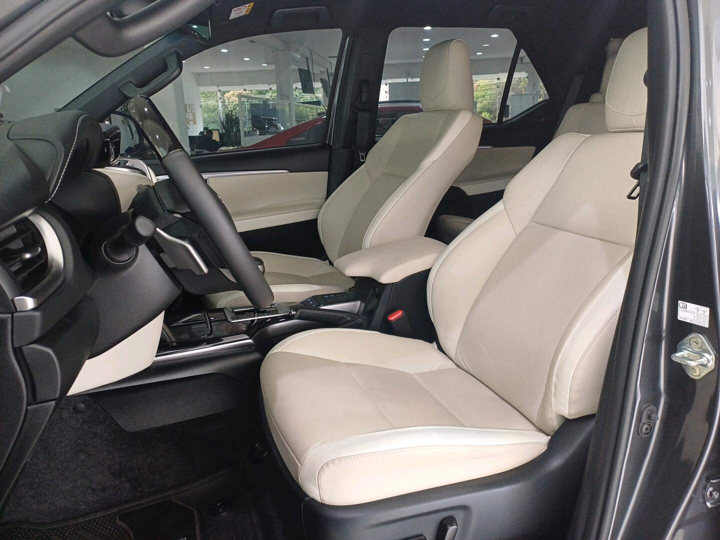 HILUX SW4 2.8 D-4D TURBO DIESEL DIAMOND 7L 4X4 AUT