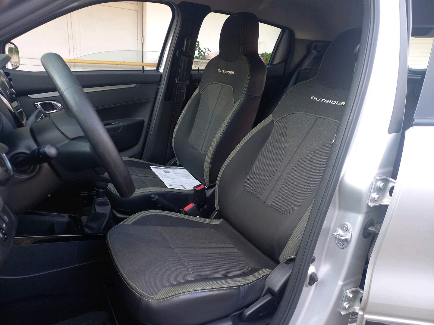 KWID 1.0 12V SCE FLEX OUTSIDER MANUAL