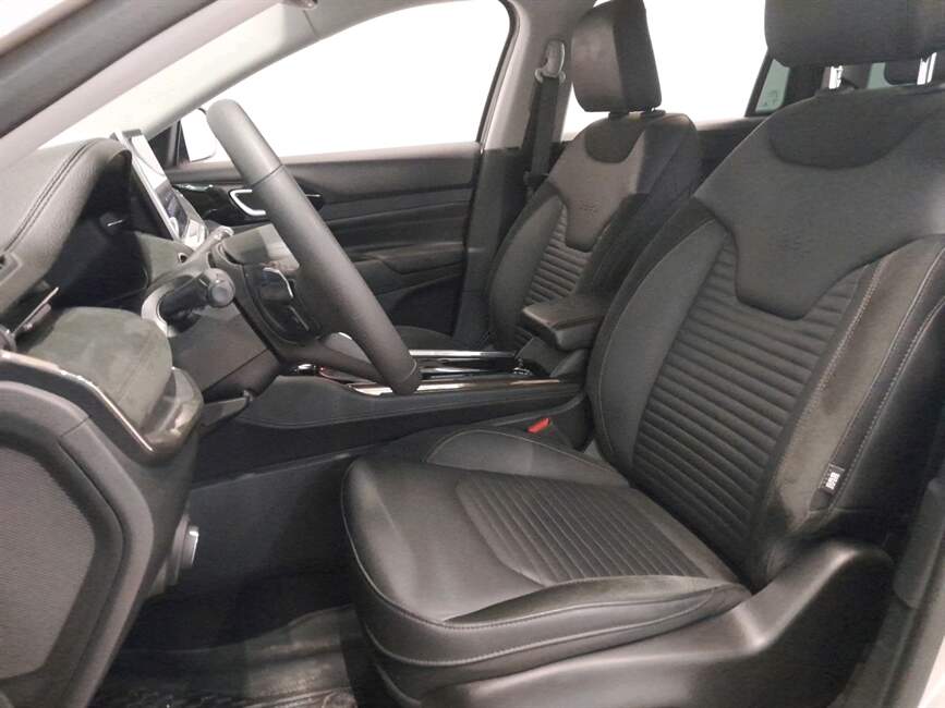 COMMANDER 1.3 T270 TURBO FLEX LIMITED AT6
