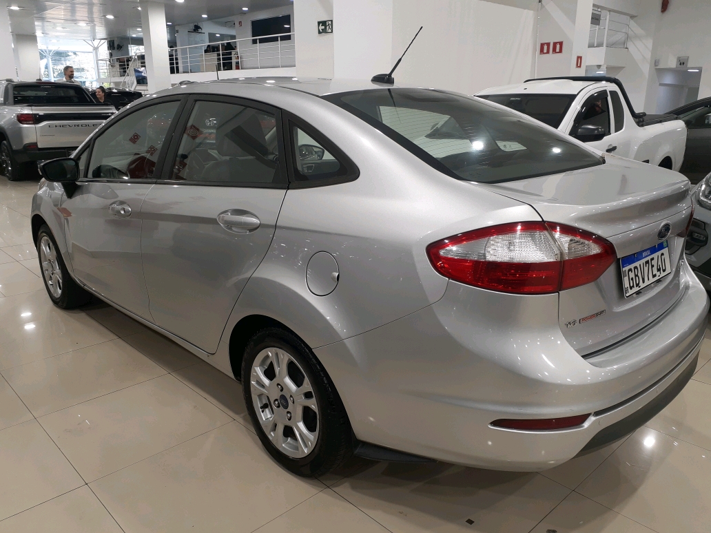 FIESTA 1.6 SE SEDAN 16V FLEX 4P POWERSHIFT