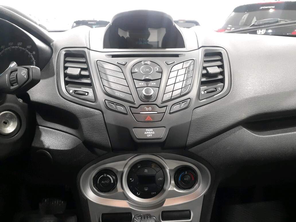 FIESTA 1.6 SE SEDAN 16V FLEX 4P POWERSHIFT