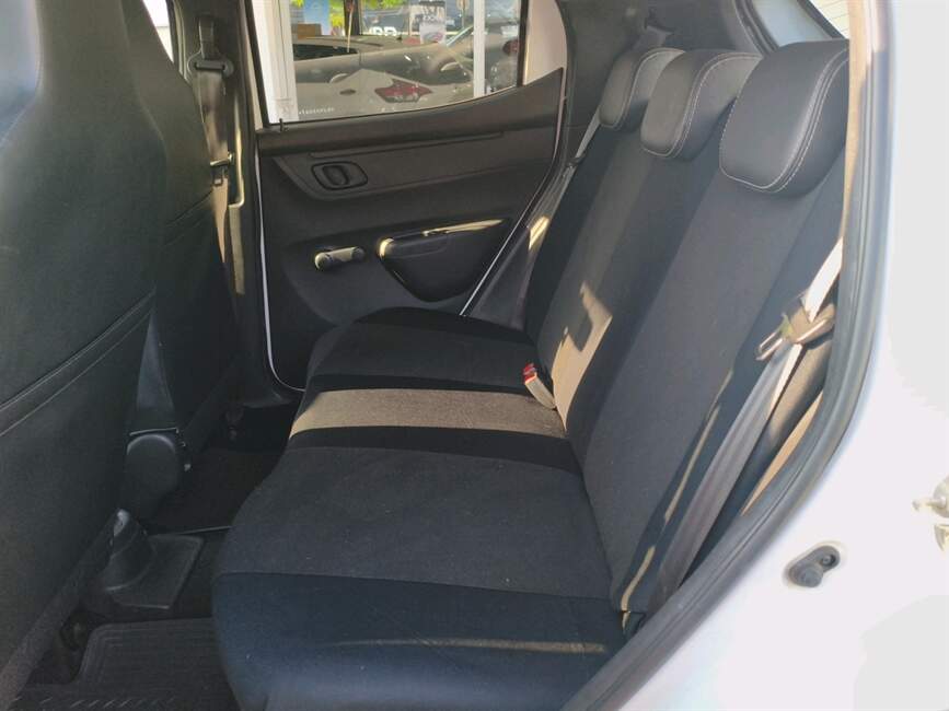 KWID 1.0 12V SCE FLEX INTENSE MANUAL