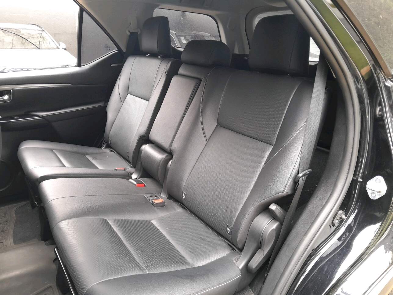 HILUX SW4 2.8 D-4D TURBO DIESEL SRX 4X4 AUTOMÁTICO