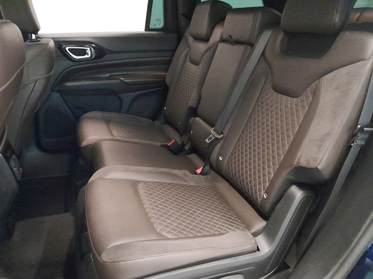 COMMANDER 1.3 T270 TURBO FLEX OVERLAND AT6