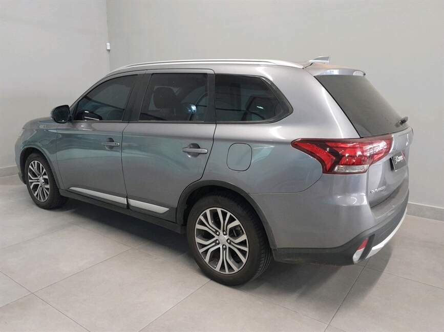 OUTLANDER 2.0 COMFORT 16V GASOLINA 4P AUTOMATICO