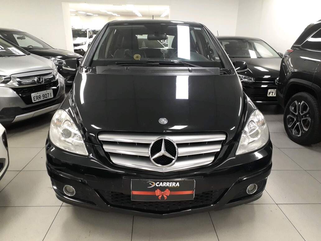 B 180 1.7 FAMILY 8V GASOLINA 4P AUTOMATICO