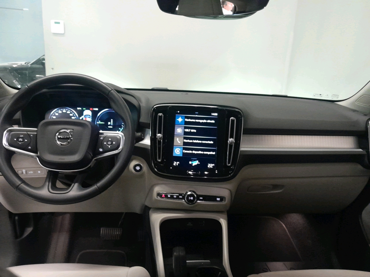 XC40 1.5 T5 HYBRID MOMENTUM GEARTRONIC
