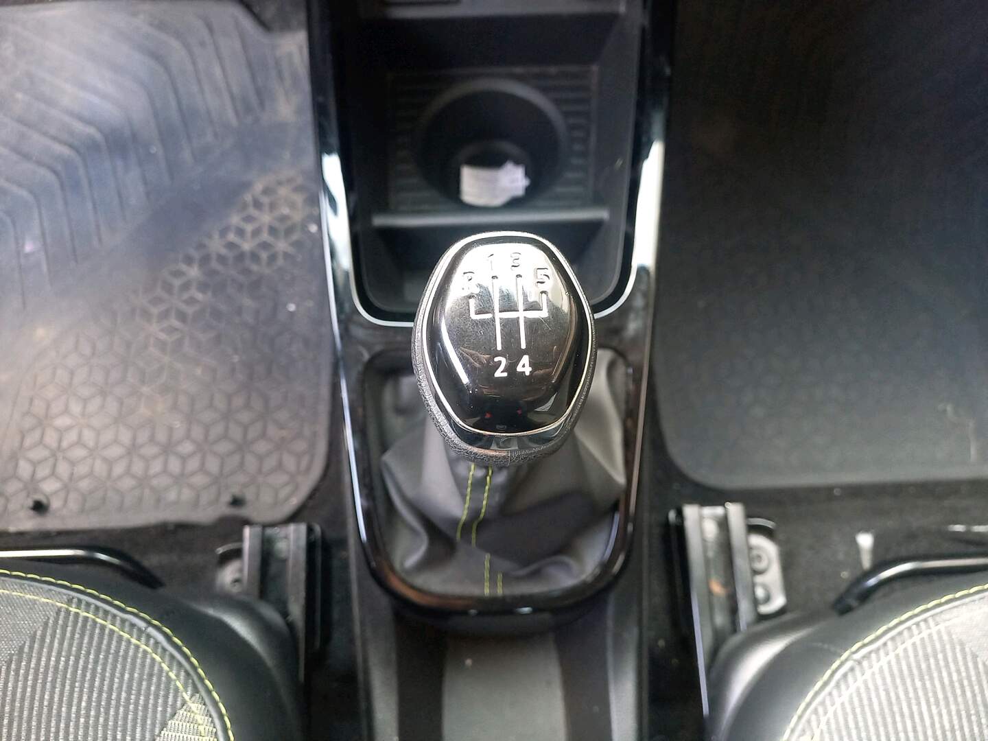 KWID 1.0 12V SCE FLEX OUTSIDER MANUAL