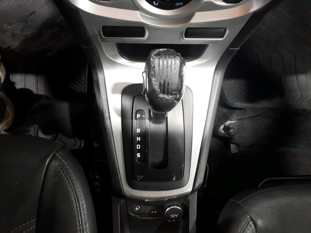 FIESTA 1.6 SE SEDAN 16V FLEX 4P POWERSHIFT