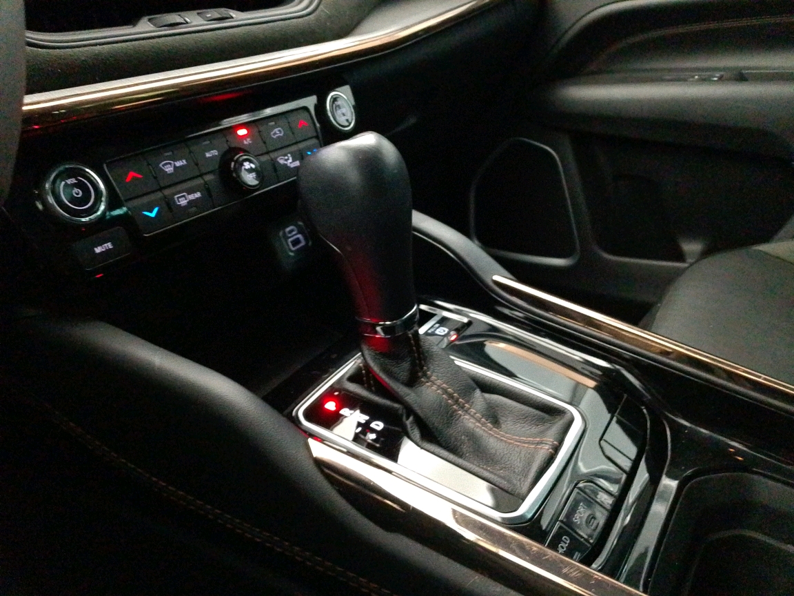 COMMANDER 1.3 T270 TURBO FLEX LIMITED AT6