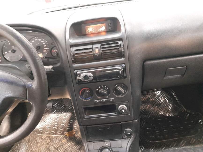 ASTRA 1.8 MPFI MILLENIUM II SEDAN 8V GASOLINA 4P M